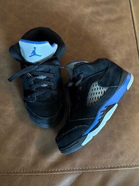 JORDAN 5 Retro "Black racer boys sneakers sz 9C✨
